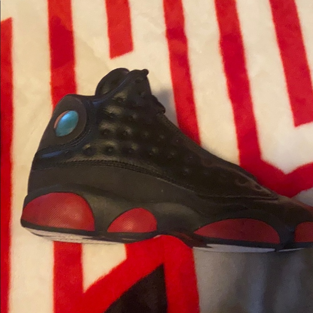 Iam selling some Jordan’s 13 size 4
